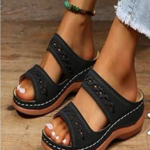 NWT black Flip Flops Women Brown  Diamond-Cutout Sandals Sz 39 = 8 - Picture 2 of 13